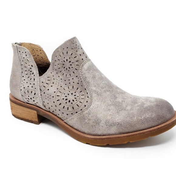 Sofft Shoes - Sofft Barrosa Metallic Ankle Booties